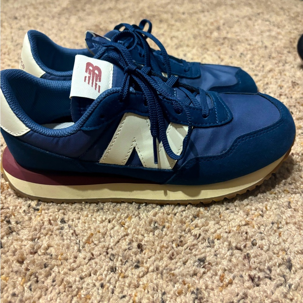 New Balance 237